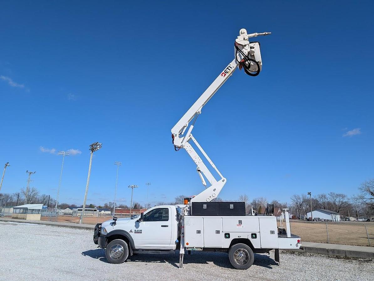 Used 2018 Dodge 5500 4x4 ETI 45' Bucket Material Handling Jib Articulated Telescoping
