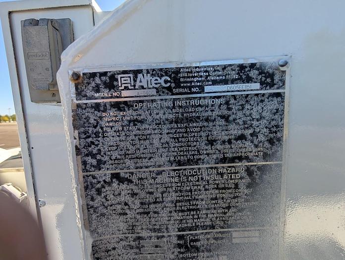 Used 2005 GMC 8500 Bucket Truck with an Altec AT40C Telescopic Cable Placer with Reel Bar and Winder