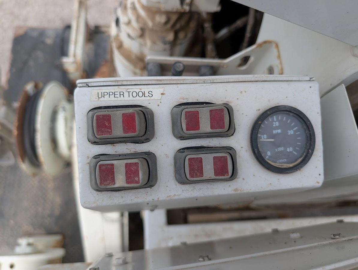 Used 2010 International Workstar Digger Derrick