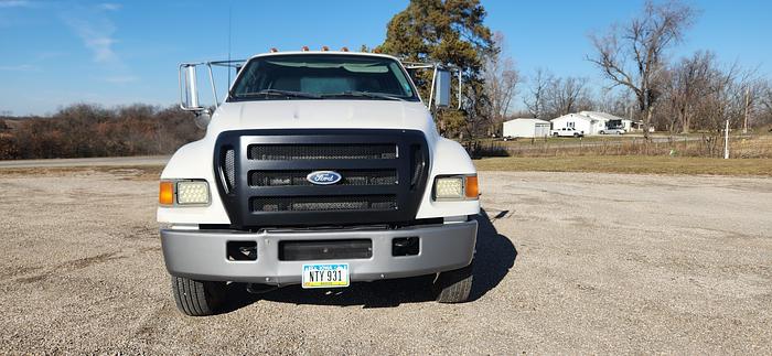 Used 2004 Ford 650 XL 4x2 Crew Cab Flatbed with 18' Bed