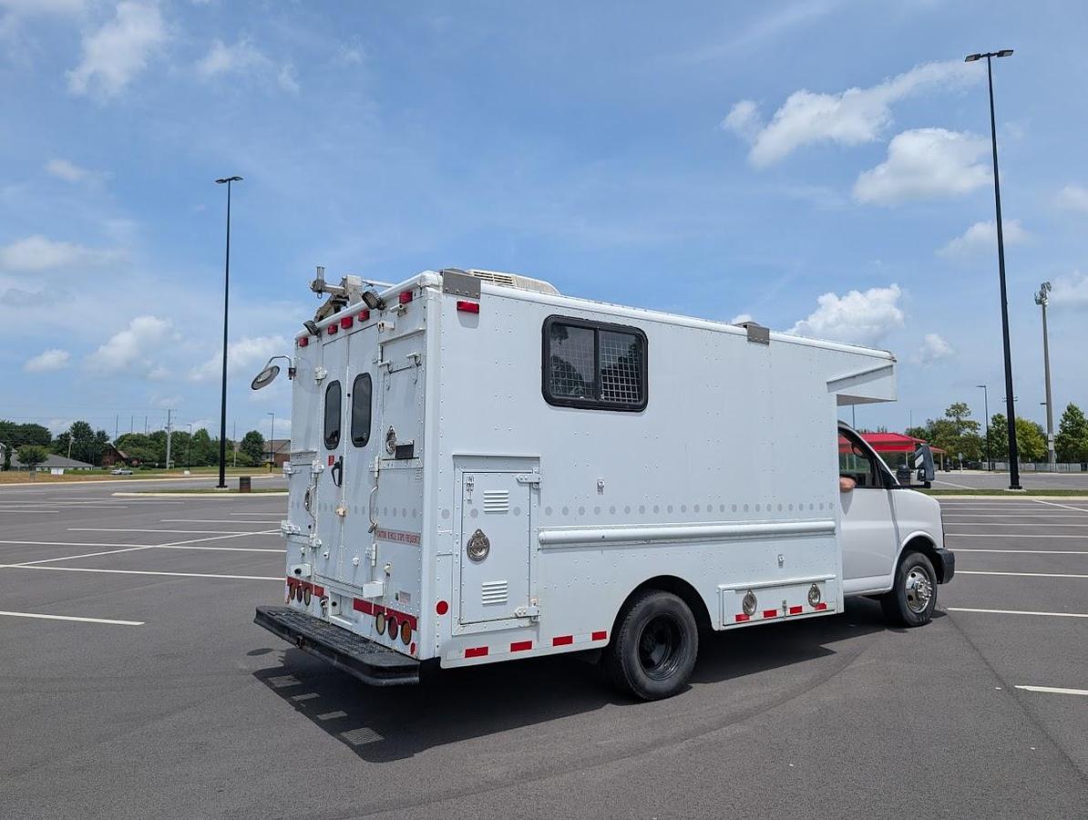 Used 2007 Chevrolet G-3500 Cutaway Cable Splicing Van Kohler Manhole Support System
