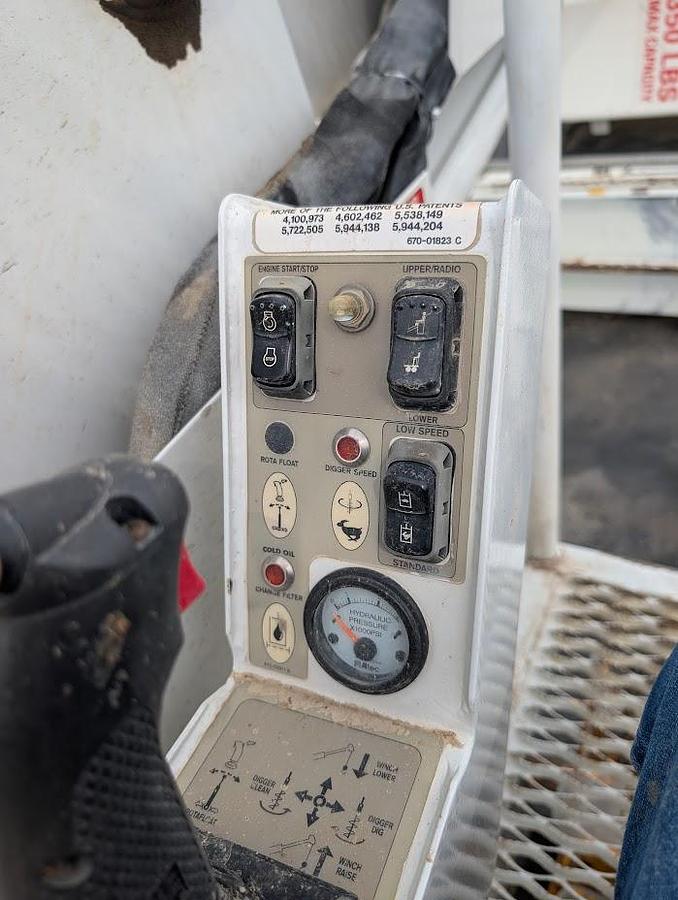 Used 2010 International Workstar Digger Derrick