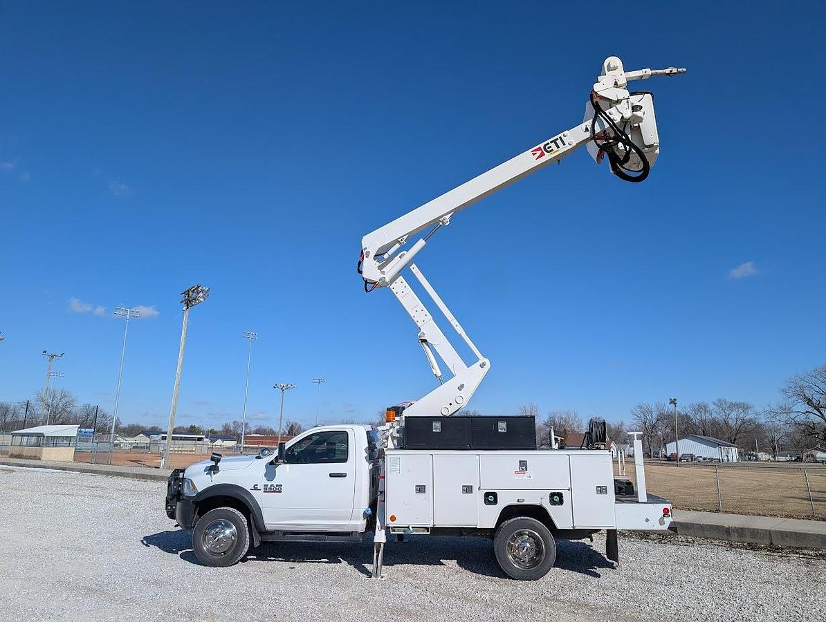 Used 2018 Dodge 5500 4x4 ETI 45' Bucket Material Handling Jib Articulated Telescoping