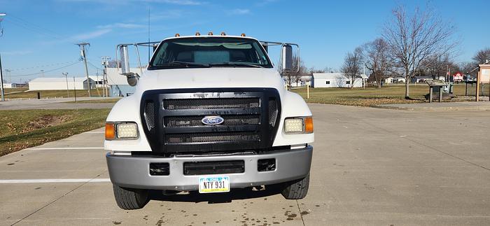 Used 2004 Ford 650 XL 4x2 Crew Cab Flatbed with 18' Bed