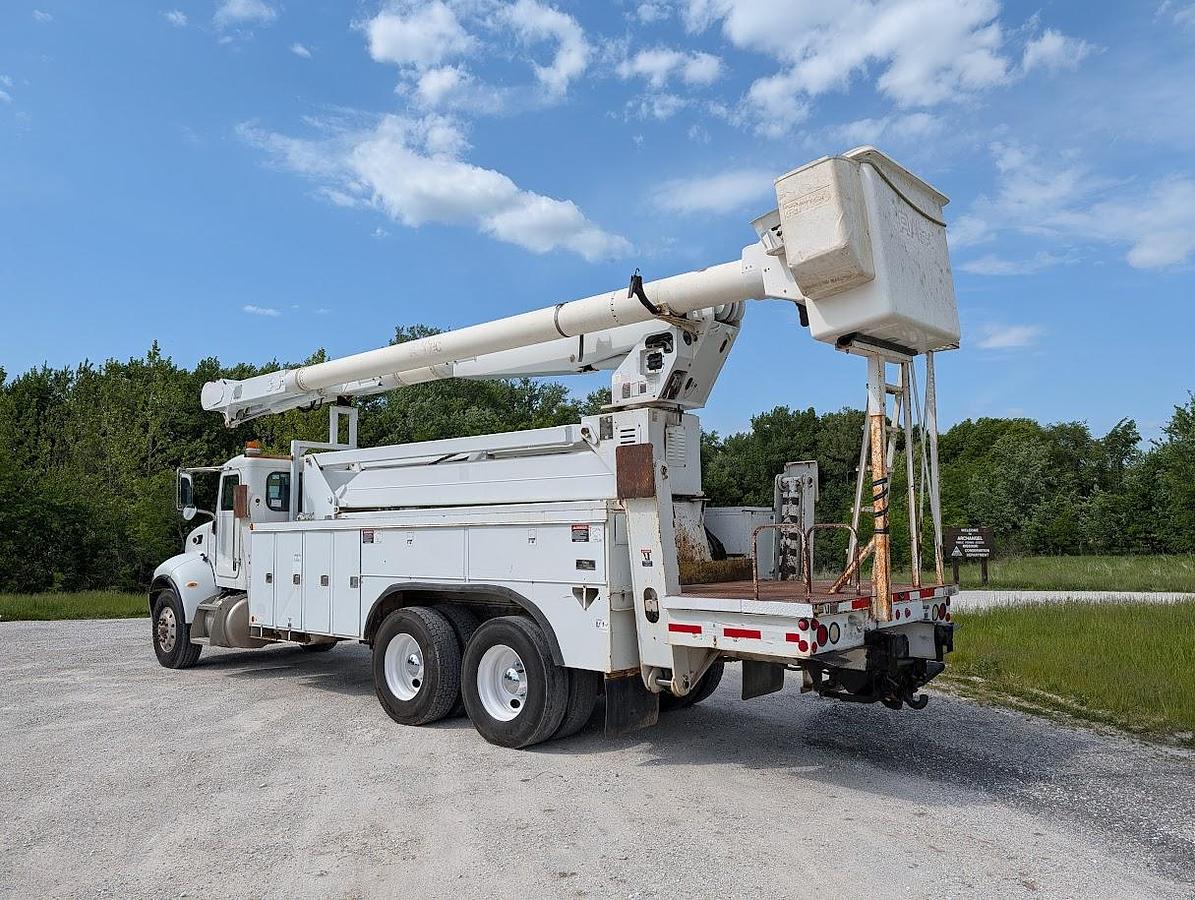 Used 2007 Peterbilt335 Utility Truck Altec AM900-E100 105' Insulated Articulated Telescoping