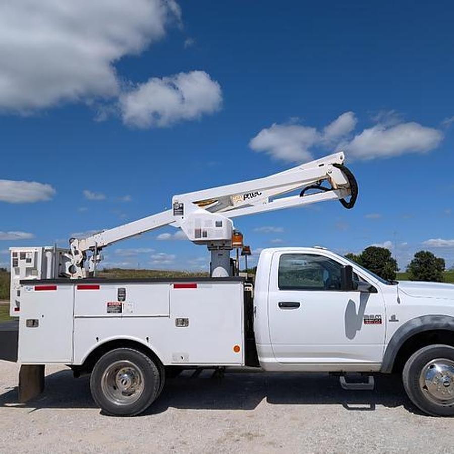 Used 2011 Dodge Ram 5500 Altec AT237 42' Articulated/Telescoping Non-insulated 