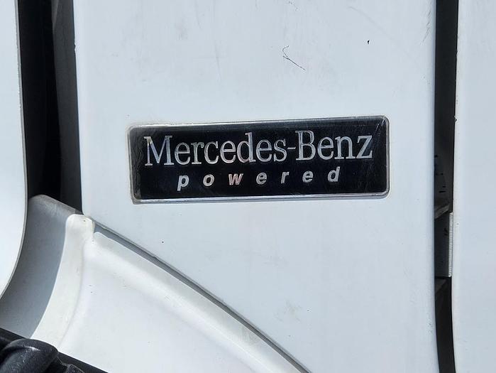 Used 2005 Freightliner M2 106 Altec AA5001 48' 2-man bucket truck  *Articulating *Telescoping