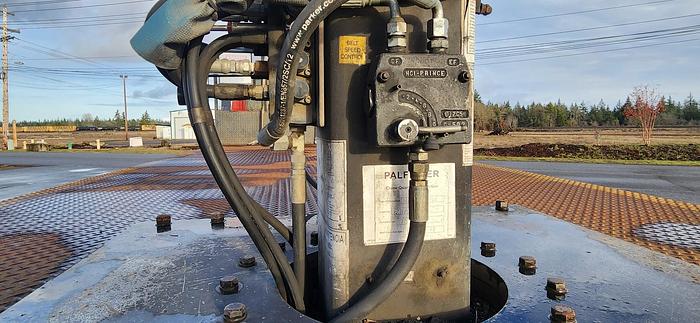 Used 2006 GMC 6500 20' Flatbed 36' Cleasby Roofing Conveyor Truck