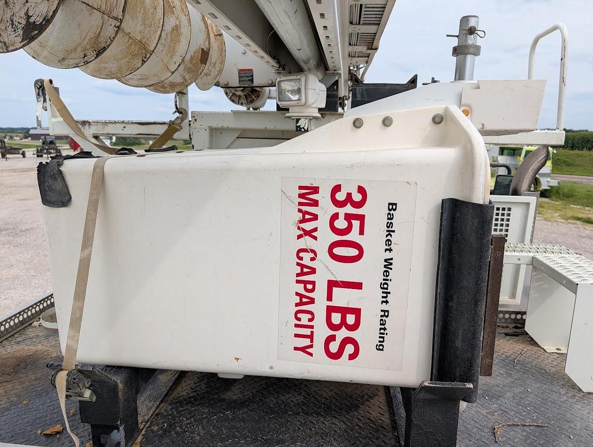 Used 2010 International Workstar Digger Derrick