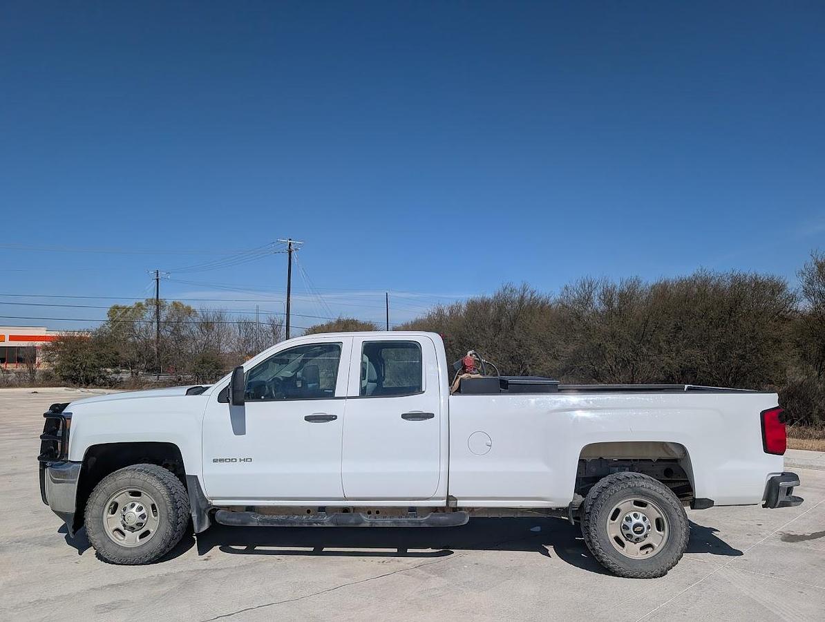 Used 2017 Chevrolet 2500 4x2 Crew Cab 8' Bed Goosneck Hitch
