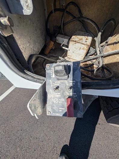 Used 2005 GMC 8500 Bucket Truck with an Altec AT40C Telescopic Cable Placer with Reel Bar and Winder