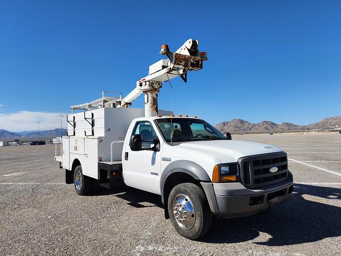 Used Ford F550 Bucket Truck with an Altec AT 237 Articulated and Telescoping