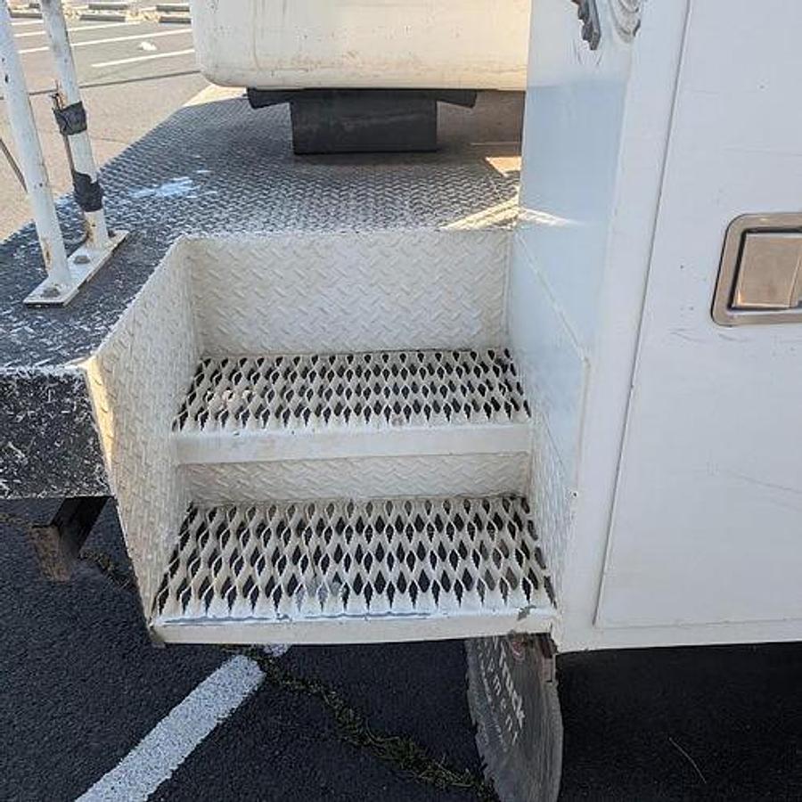 Used 2017 Dodge Ram 5500 4x4 Versalift SST40 45’ Insulated/Articulating/Telescoping