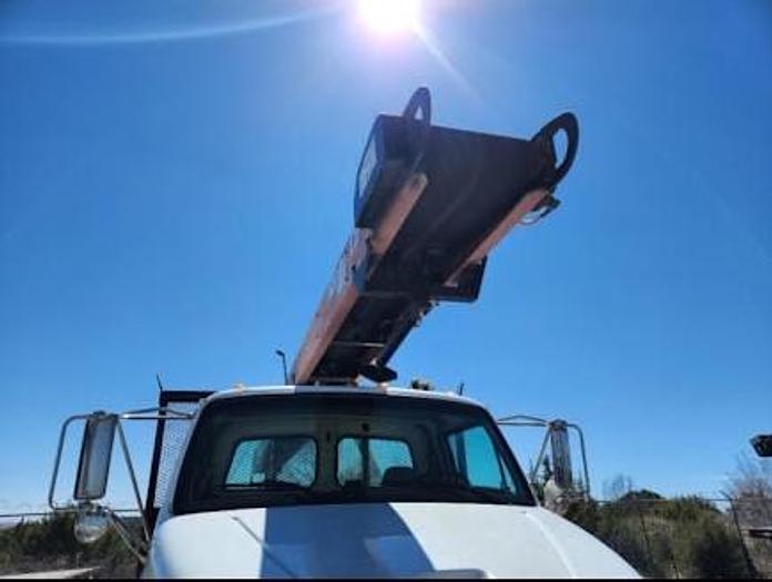 Used 2005 Sterling Cleasby 31' Roofing Conveyor Truck with Automatic Transmission