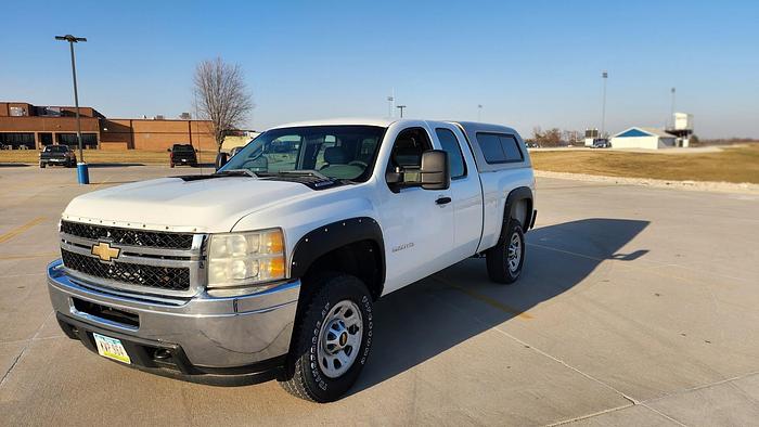 Used 2011 Chevrolet 2500 4x2 7' bed pick up truck extended cab