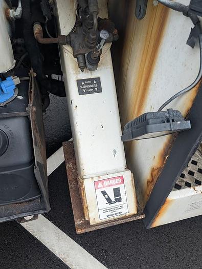 Used 2011 Ford F650XL 4x2 60' Versalift Forestry Bucket Truck