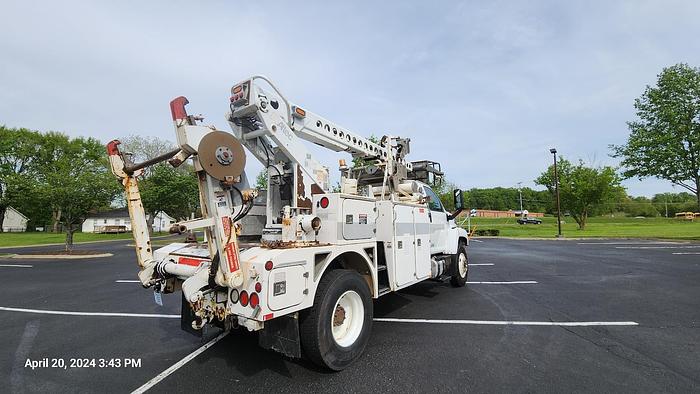 Used 2005 GMC 8500 Bucket Truck with an Altec AT40C Telescopic Cable Placer with Reel Bar and Winder