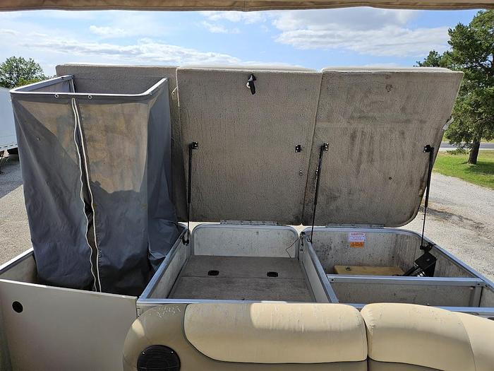 Used 2000 Sun Tracker Party Barge 22 Regency Edition 22' Pontoon