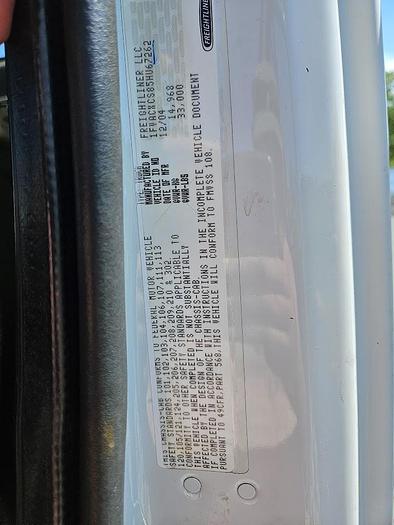 Used 2005 Freightliner M2 106 Altec AA5001 48' 2-man bucket truck  *Articulating *Telescoping