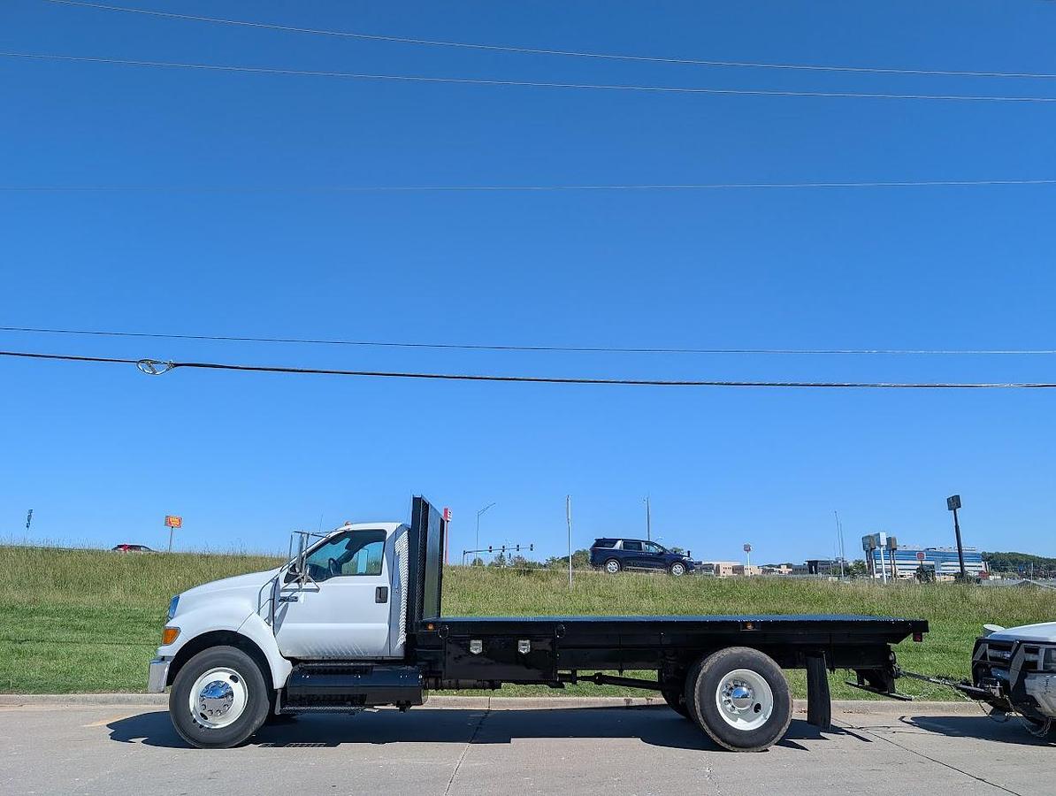 Used 2008 Ford F750 16' Flatbed