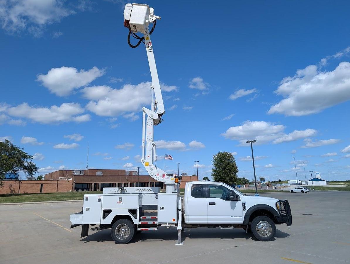 Used 2017 Ford F550 4x4 ETC MH40IH Articulated/Insulated/Telescoping