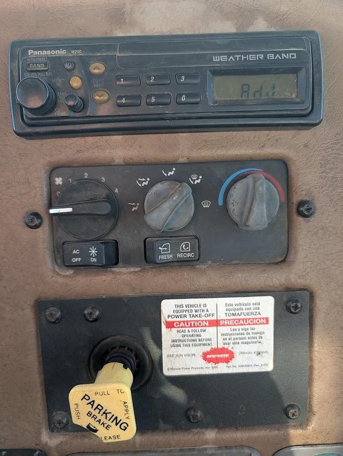 Used 2007 Peterbilt335 Utility Truck Altec AM900-E100 105' Insulated Articulated Telescoping