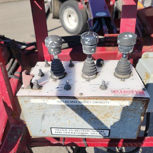 Used 1997 GMC 7500 Utility Truck with Elliott ECL-3-55 59' Telescopic Platform Hydraulic Crane