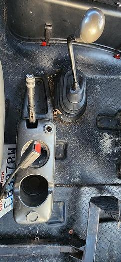 Used 2006 GMC 6500 20' Flatbed 36' Cleasby Roofing Conveyor Truck