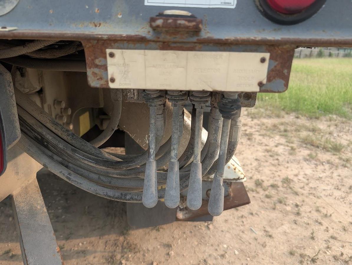 Used 2004 International 7300 4x4 Telelect Commander 4045 Digger Derrick