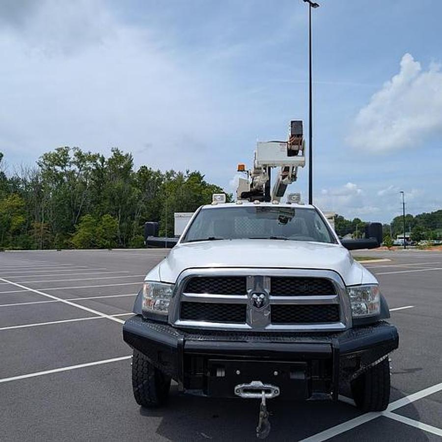 Used 2017 Dodge Ram 5500 4x4 Versalift SST40 45’ Insulated/Articulating/Telescoping