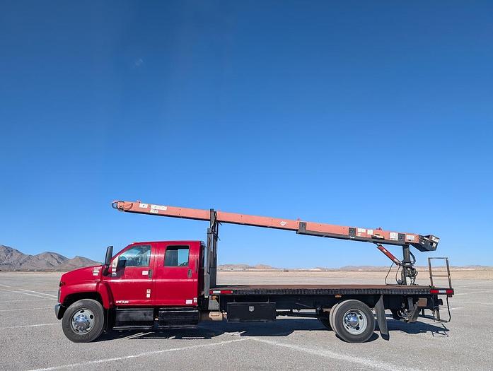 Used 2006 GMC 6500 Crew Cab 20' Flatbed 31' Cleasby Roofing Conveyor Truck
