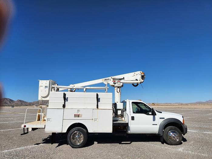 Used Ford F550 Bucket Truck with an Altec AT 237 Articulated and Telescoping