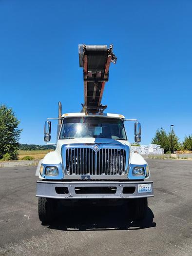 Used 2006 International 7400 6x4 Flatbed Cleasby 41' Roofing Conveyor Truck