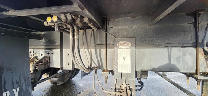 Used 2006 GMC 6500 20' Flatbed 36' Cleasby Roofing Conveyor Truck