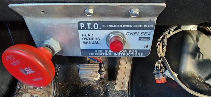 Used 2006 GMC 6500 20' Flatbed 36' Cleasby Roofing Conveyor Truck