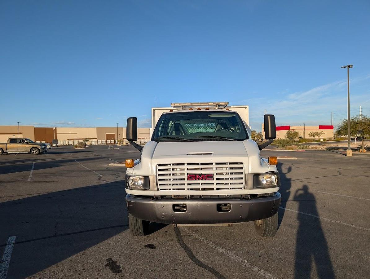 Used 2008 GMC 15' 6" Flatbed with Lift Gate