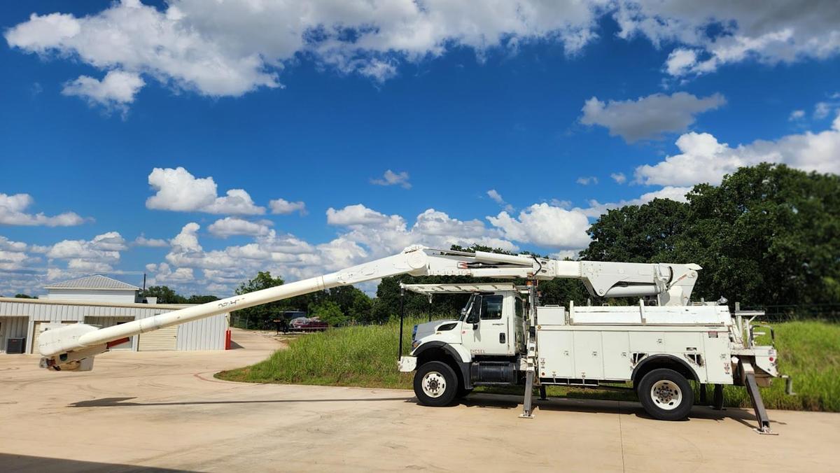 Used 2008 International Workstar 7400 4x4 Altec AM55E 60' Over Center Bucket with Material Handling/Jib