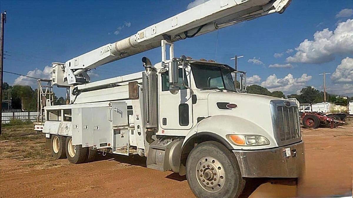 Used 2007 Peterbilt335 Utility Truck Altec AM900-E100 105' Insulated Articulated Telescoping