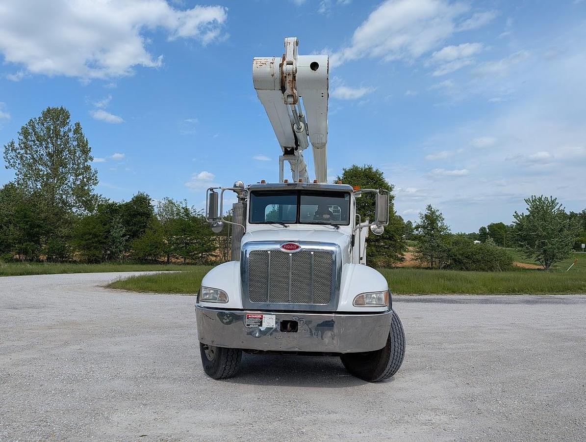 Used 2007 Peterbilt335 Utility Truck Altec AM900-E100 105' Insulated Articulated Telescoping