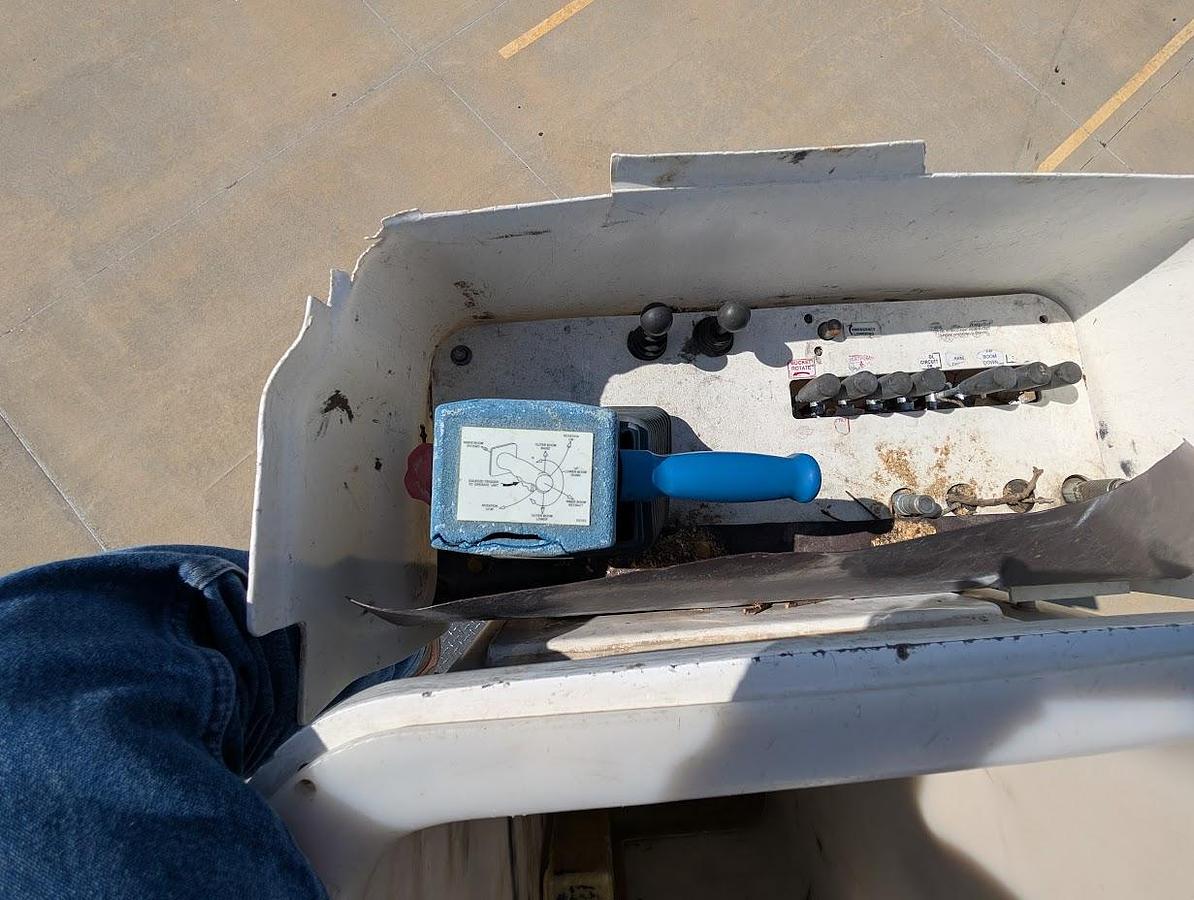 Used 2017 Ford F550 4x4 ETC MH40IH Articulated/Insulated/Telescoping