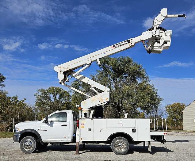 Used 2013 Dodge 5500 4x4 Terex Hi Ranger LTM40 45' Articulated/Telescoping Insulated Bucket with Material Handling Jib