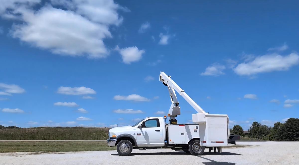 Used 2011 Dodge Ram 5500 Altec AT237 42' Articulated/Telescoping Non-insulated Bucket