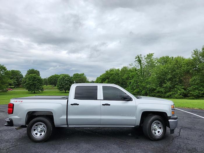 Used 2015 Chevrolet Silverado 1500 LT Crew Cab Pickup Truck with Hard Roll Bed Cover