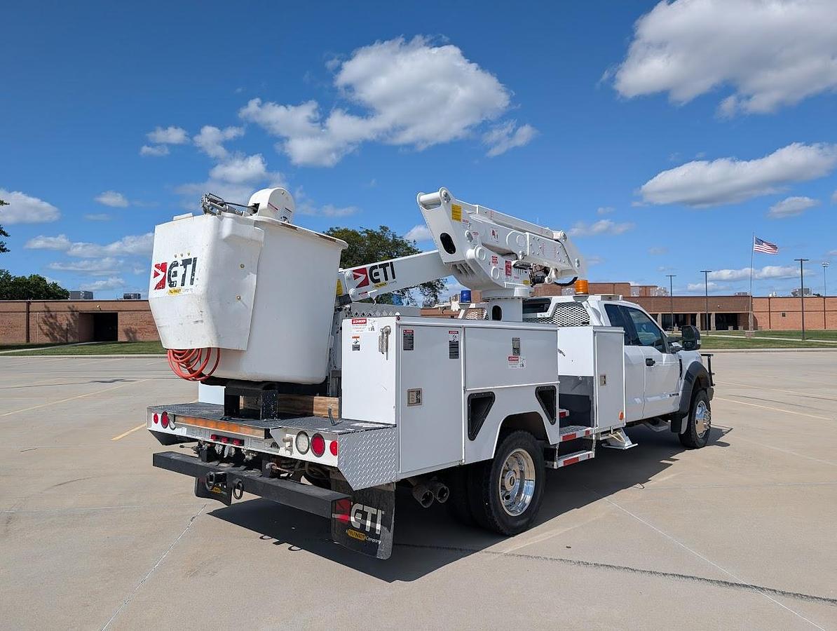 Used 2017 Ford F550 4x4 ETC MH40IH Articulated/Insulated/Telescoping