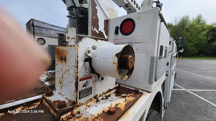 Used 2005 GMC 8500 Bucket Truck with an Altec AT40C Telescopic Cable Placer with Reel Bar and Winder