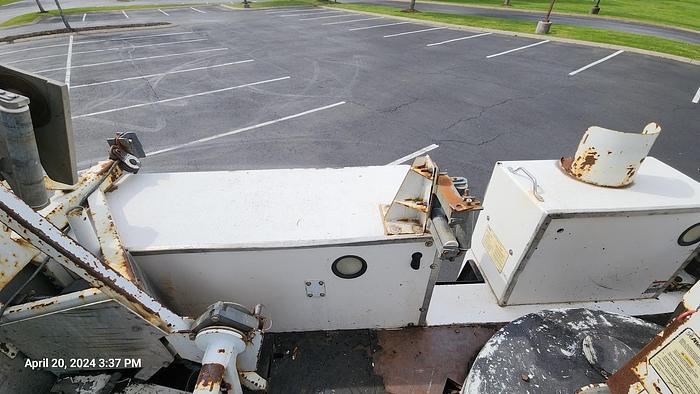 Used 2005 GMC 8500 Bucket Truck with an Altec AT40C Telescopic Cable Placer with Reel Bar and Winder
