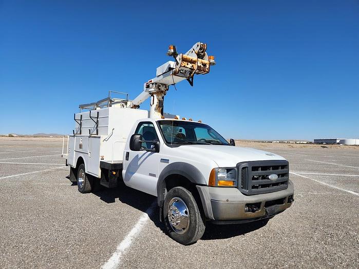Used Ford F550 Bucket Truck with an Altec AT 237 Articulated and Telescoping