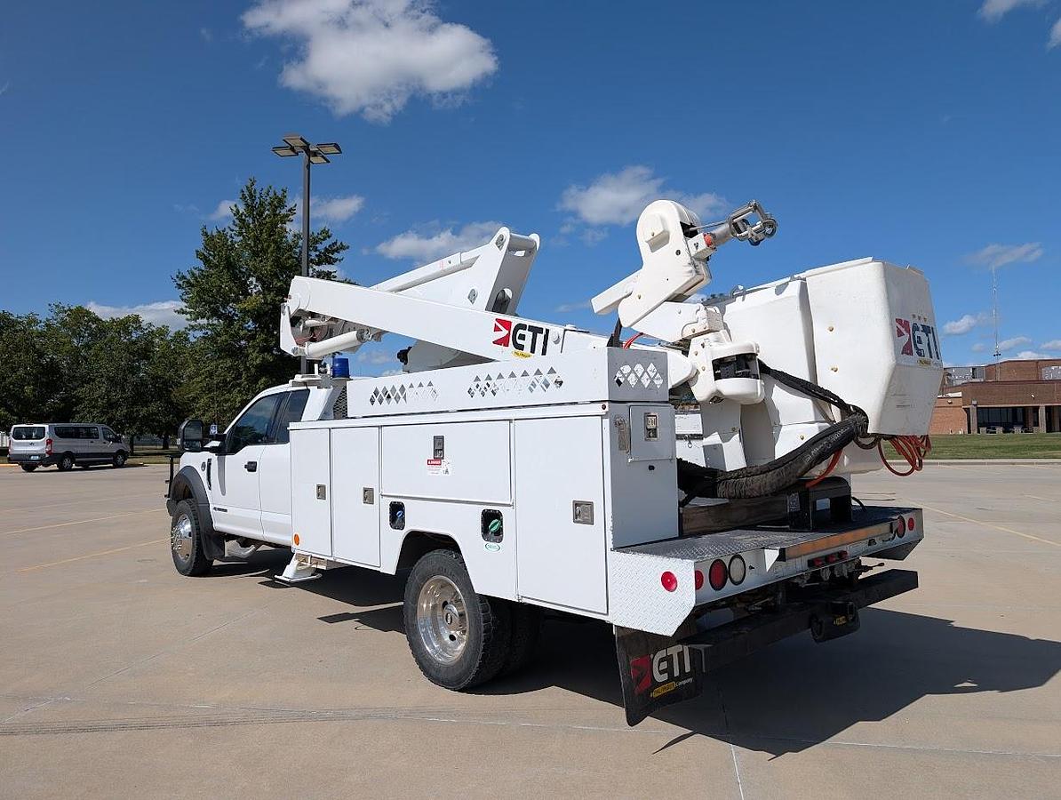 Used 2017 Ford F550 4x4 ETC MH40IH Articulated/Insulated/Telescoping