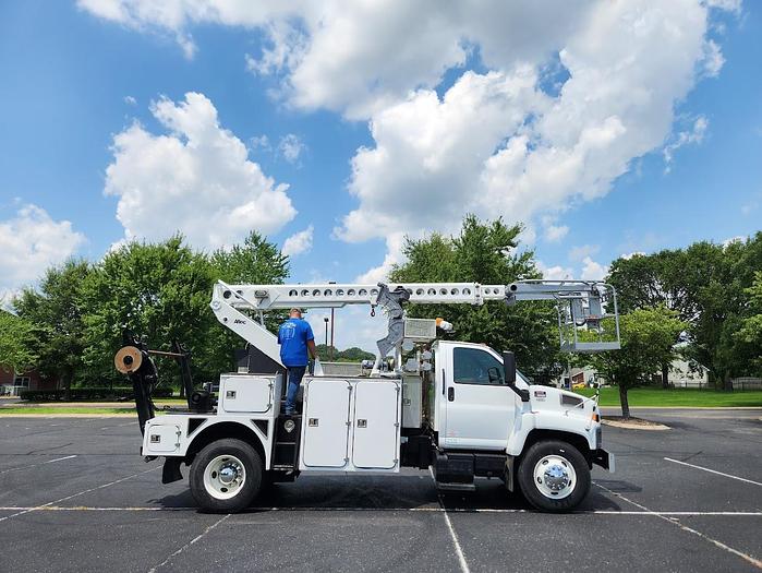 Used 2009 GMC C8500 4x2 Altec AT40C 40' Telescoping Non-Insulated Single Man Basket Cable Placing Bucket Truck With Reel Bar and Winder