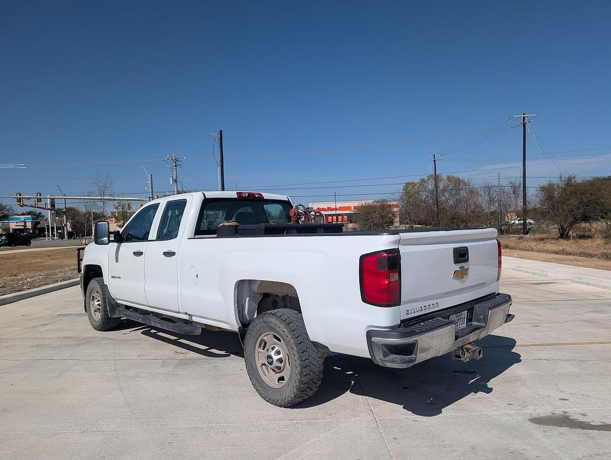 Used 2017 Chevrolet 2500 4x2 Crew Cab 8' Bed Goosneck Hitch